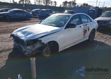 2019 Mercedes-Benz C 300 4Matic z USA, uszkodzony, nr VIN 55SWF8EB4KU313962